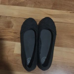 Women’s grey dress shoes / flats